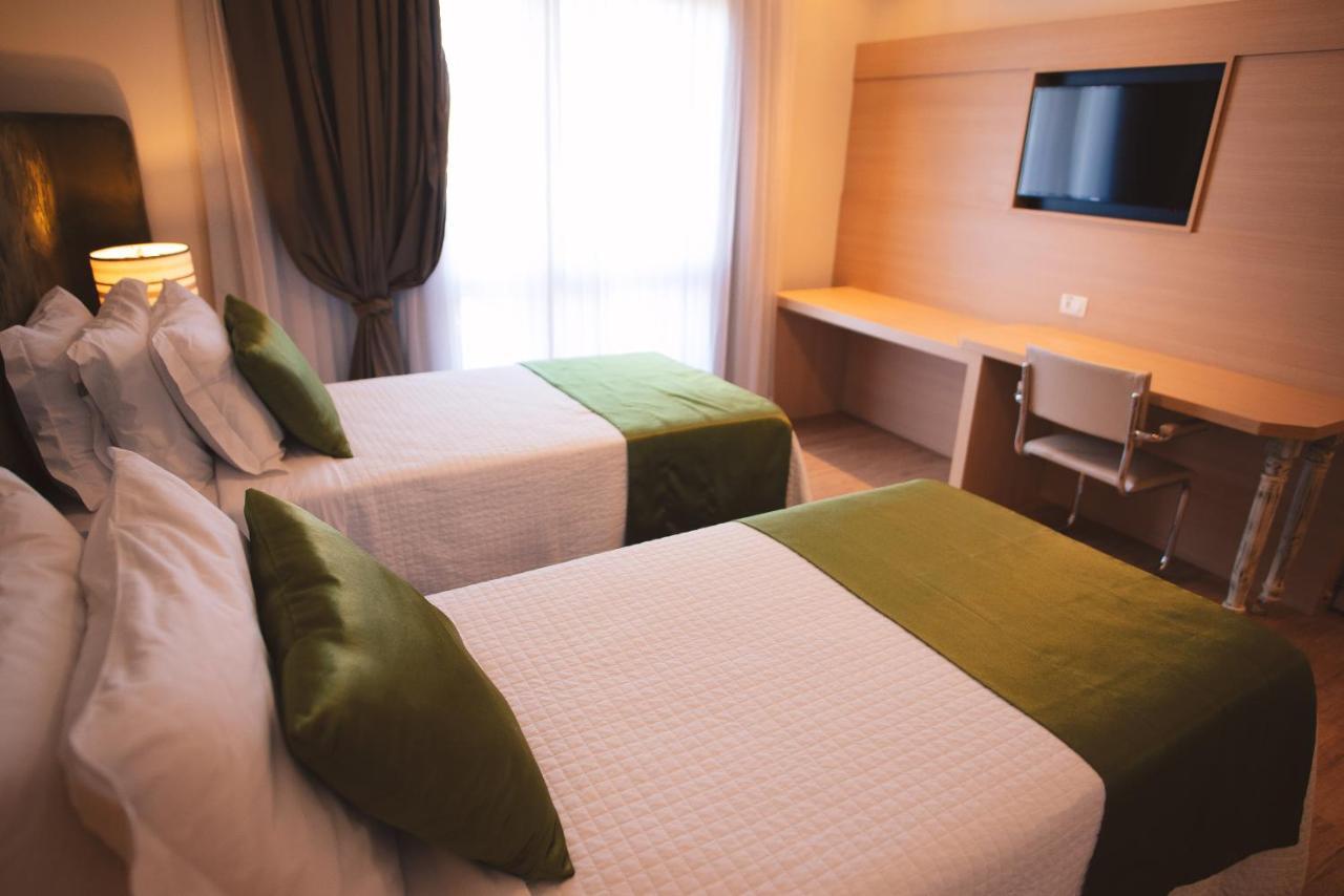 Hotel Renar ไฟรบัวร์กุ ภายนอก รูปภาพ